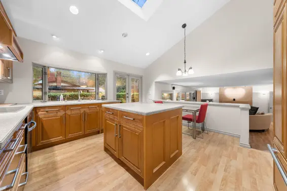 1200 Hilary Place, North Vancouver For Sale - image 8