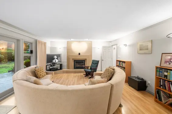 1200 Hilary Place, North Vancouver For Sale - image 9