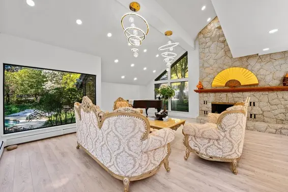 5260 Kew Road, West Vancouver For Sale - image 4