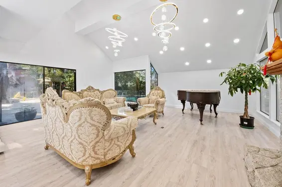 5260 Kew Road, West Vancouver For Sale - image 5