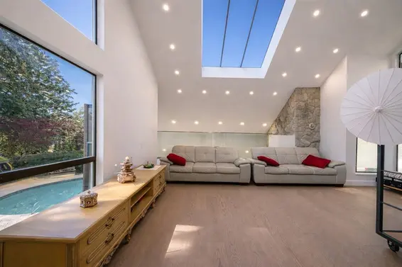 5260 Kew Road, West Vancouver For Sale - image 8