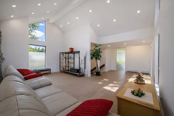 5260 Kew Road, West Vancouver For Sale - image 9