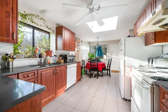 3003 Sunnyhurst Road, North Vancouver For Sale - image 10