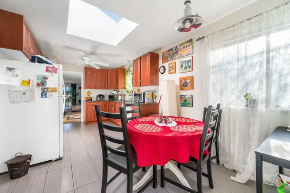 3003 Sunnyhurst Road, North Vancouver For Sale - image 12