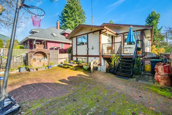 3003 Sunnyhurst Road, North Vancouver For Sale - image 27