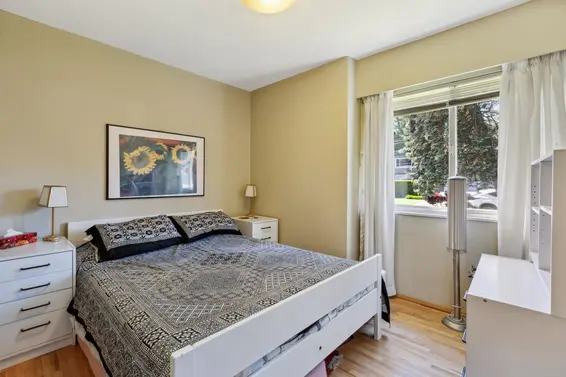 474 Fairway Drive, North Vancouver For Sale - image 9