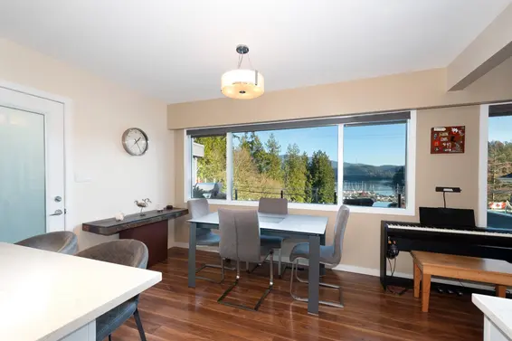 2341 Panorama Drive, North Vancouver For Sale - image 12