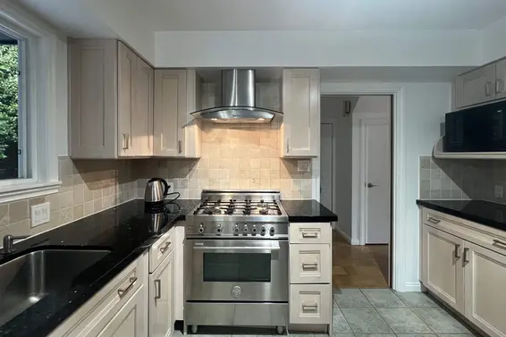 3791 Southridge Avenue, West Vancouver For Sale - image 13