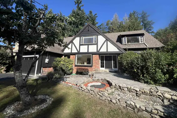 3791 Southridge Avenue, West Vancouver For Sale - image 2