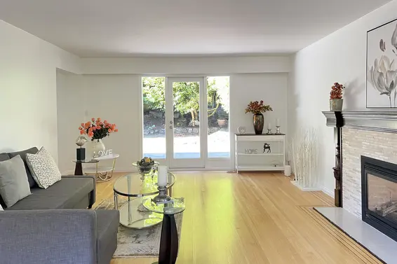3791 Southridge Avenue, West Vancouver For Sale - image 3