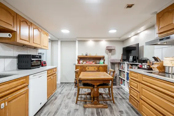 1440 Mountain Highway, North Vancouver For Sale - image 25