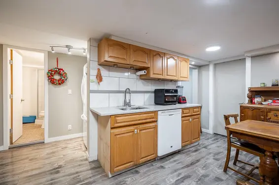 1440 Mountain Highway, North Vancouver For Sale - image 26