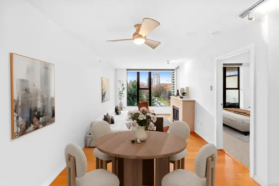 602 683 West Victoria Park, North Vancouver