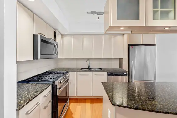 602 683 West Victoria Park, North Vancouver For Sale - image 9