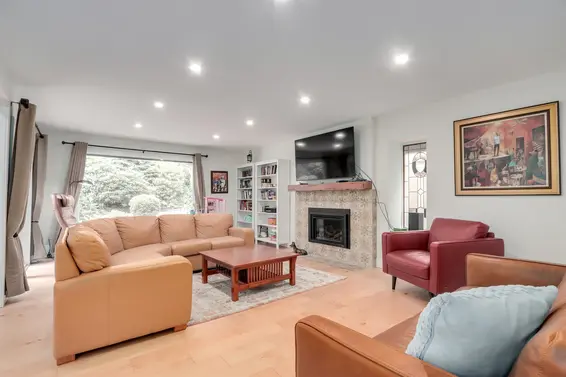 4545 Mapleridge Drive, North Vancouver For Sale - image 5