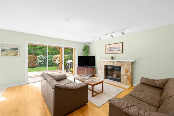 4007 Shone Road, North Vancouver For Sale - image 11