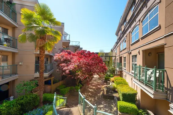 416 332 Lonsdale Avenue, North Vancouver For Sale - image 3