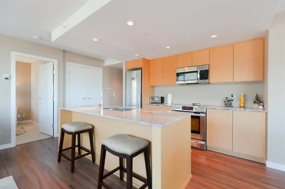 703 135 East 17Th Street, North Vancouver For Sale - image 6