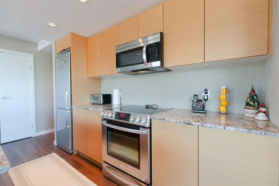 703 135 East 17Th Street, North Vancouver For Sale - image 7