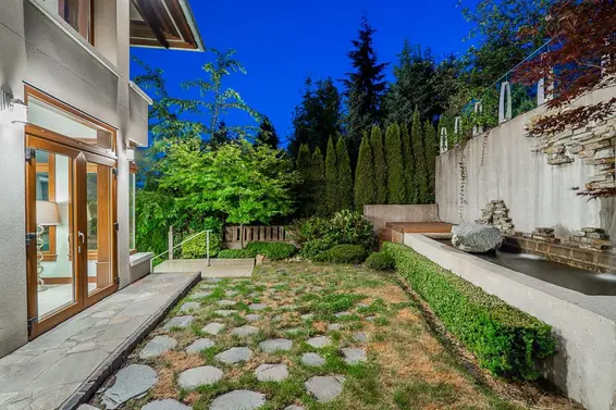561 Ballantree Road, West Vancouver For Sale - image 32