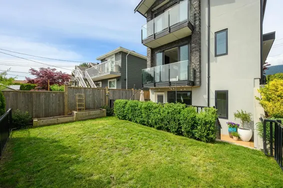 3 215 East 21st Street, North Vancouver For Sale - image 5