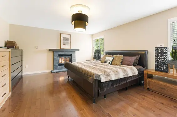 4426 Marine Drive, West Vancouver For Sale - image 14