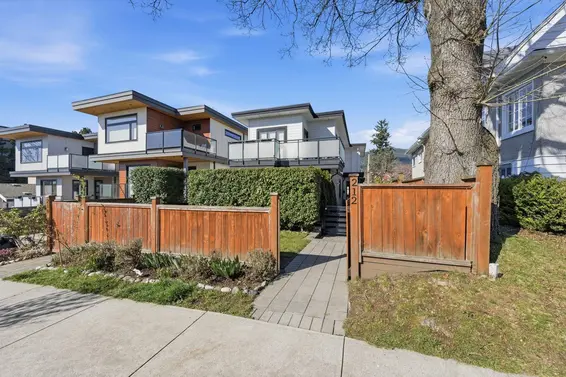 212 East 18th Street, North Vancouver For Sale - image 3