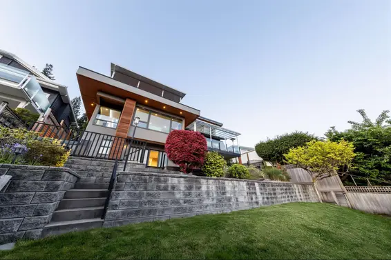 383 Newdale Street, North Vancouver For Sale - image 31