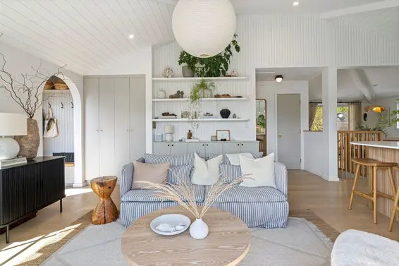 2375 Caledonia Avenue, North Vancouver For Sale - image 4