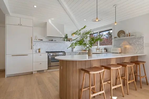 2375 Caledonia Avenue, North Vancouver For Sale - image 6