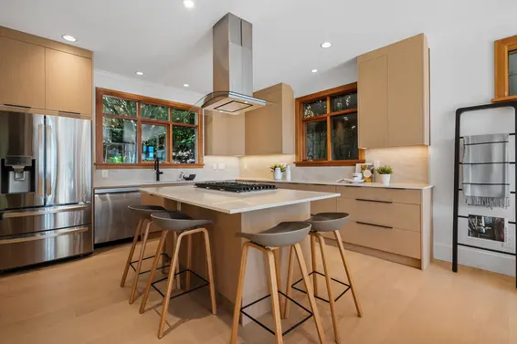 4812 Skyline Drive, North Vancouver For Sale - image 2