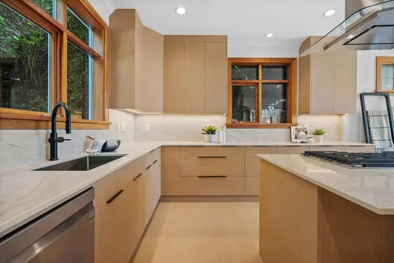 4812 Skyline Drive, North Vancouver For Sale - image 3