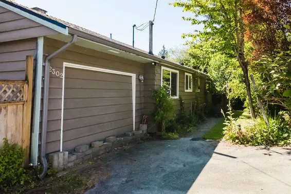 2302 Viewlynn Drive, North Vancouver For Sale - image 10