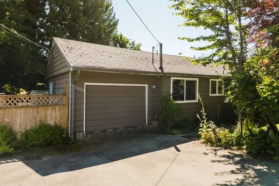 2302 Viewlynn Drive, North Vancouver For Sale - image 9
