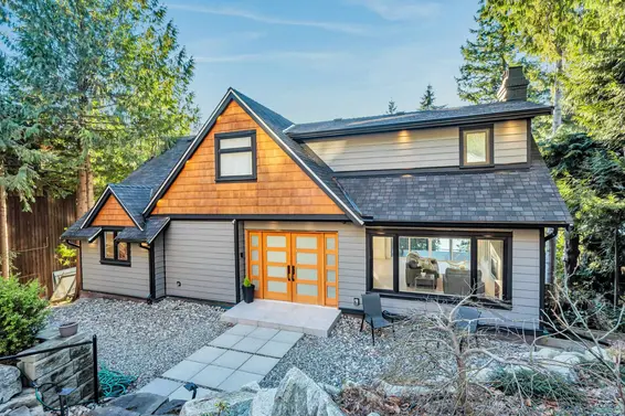 130 Oceanview Place, Lions Bay For Sale - image 2