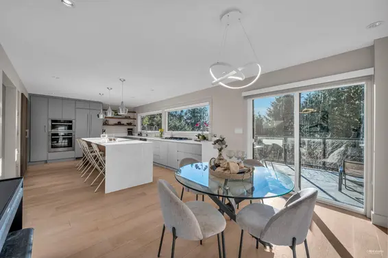 130 Oceanview Place, Lions Bay For Sale - image 9