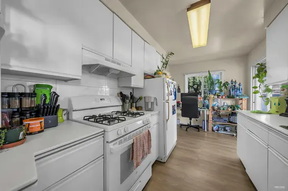 215 West 28th Street, North Vancouver For Sale - image 12