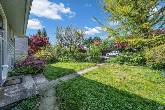 215 West 28th Street, North Vancouver For Sale - image 3