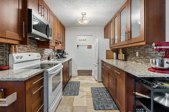 208 150 East 5th Street, North Vancouver For Sale - image 2