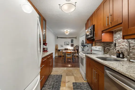 208 150 East 5th Street, North Vancouver For Sale - image 3
