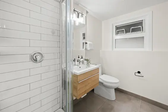 4593 Cliffmont Road, North Vancouver For Sale - image 23
