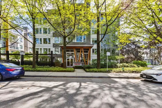 209 277 West 1st St Street, North Vancouver