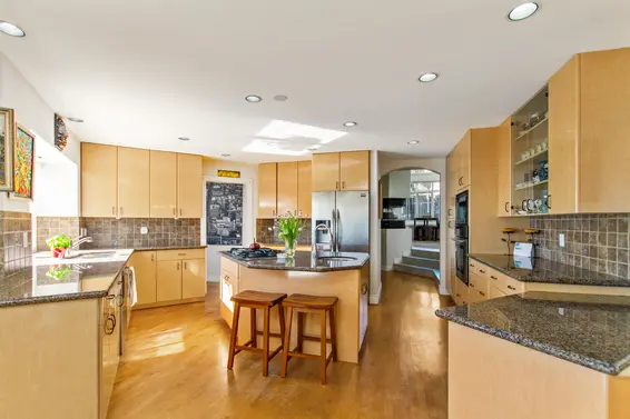 3866 Michener Way, North Vancouver For Sale - image 10
