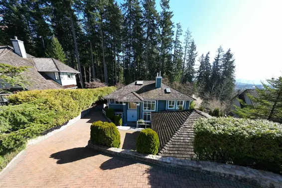3866 Michener Way, North Vancouver For Sale - image 2