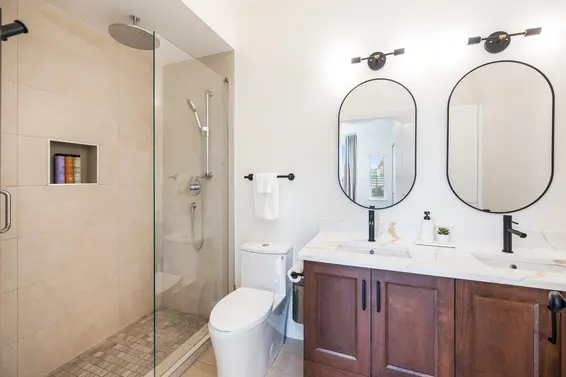 10 897 Premier Street, North Vancouver For Sale - image 10
