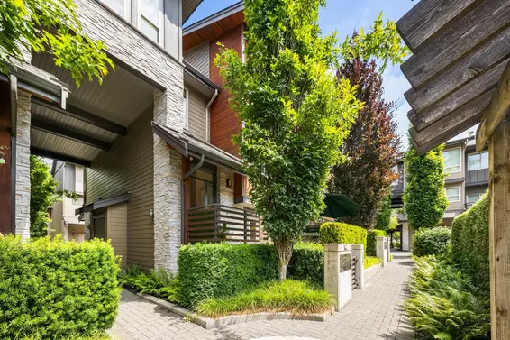 10 897 Premier Street, North Vancouver For Sale - image 23