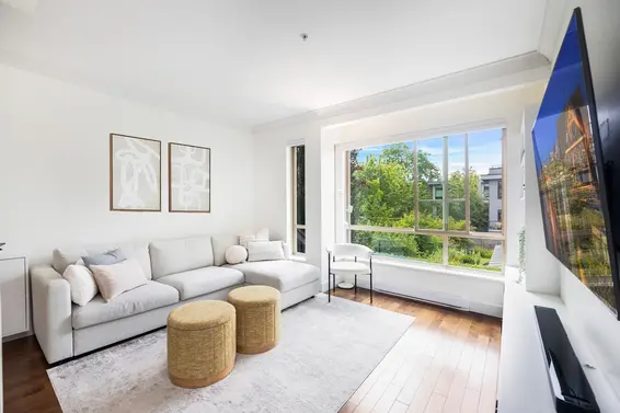10 897 Premier Street, North Vancouver For Sale - image 4