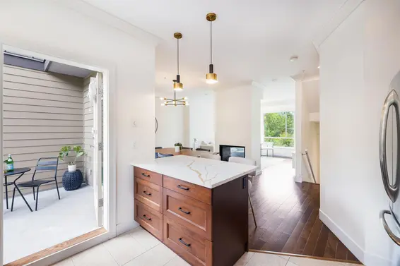 10 897 Premier Street, North Vancouver For Sale - image 6