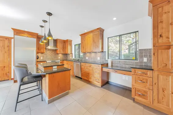 305 Sasamat Lane, North Vancouver For Sale - image 4