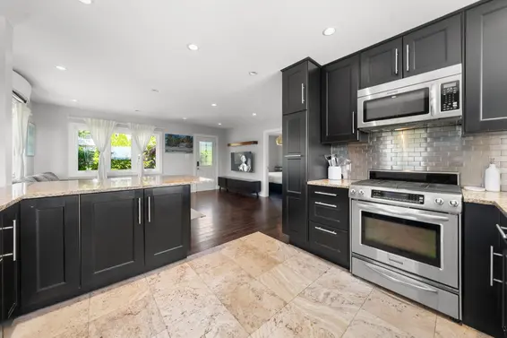 803 Calverhall Street, North Vancouver For Sale - image 10